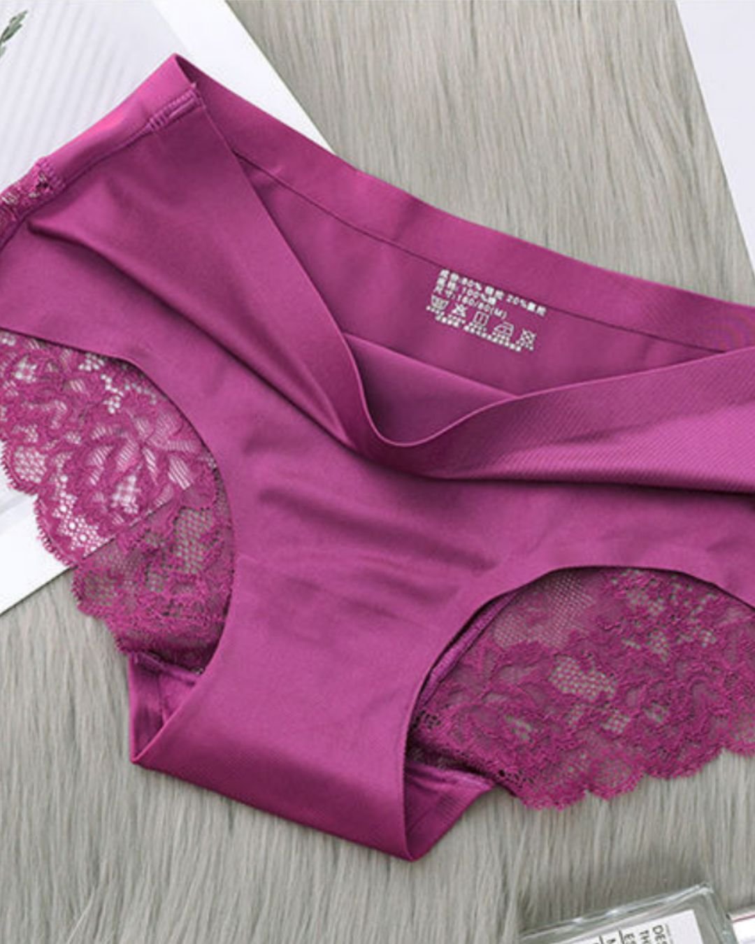 3 Seamless Ice Silk Women's Lace Panties - Image 1